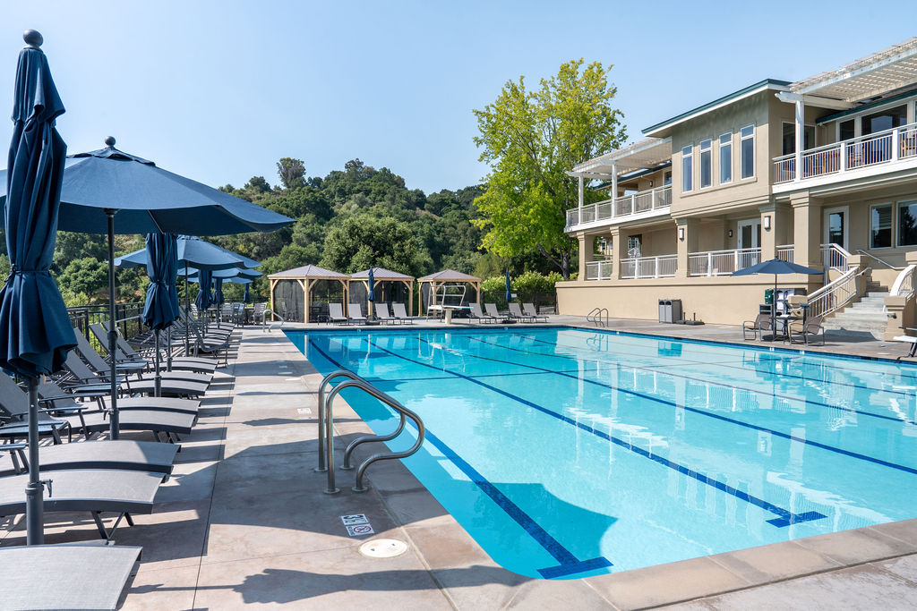 pool-clubhouse-saratoga-country-club